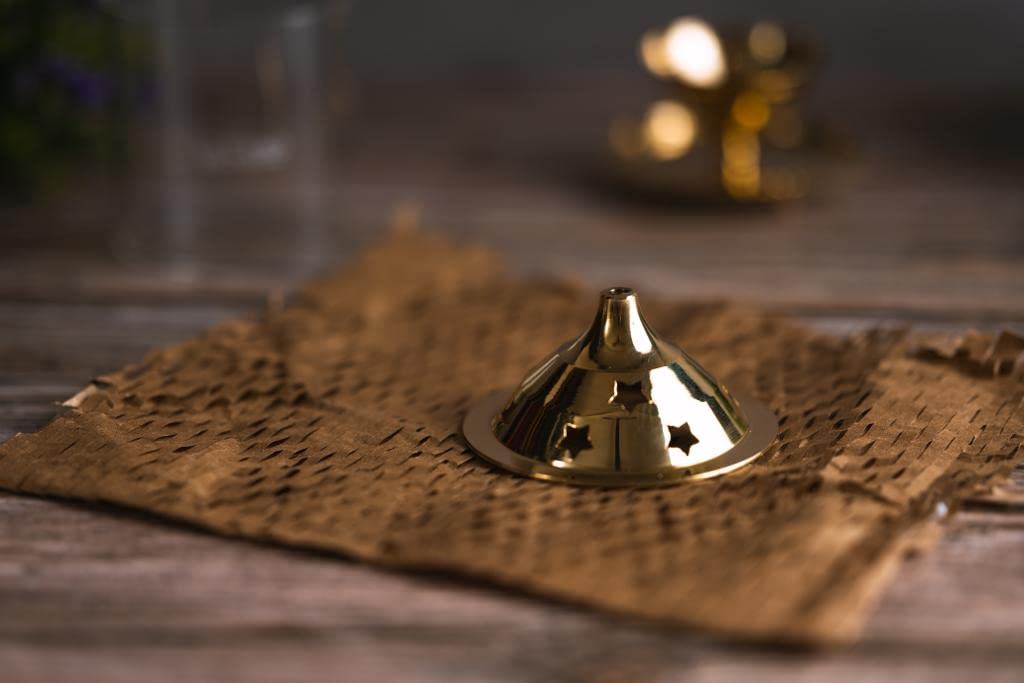 LeCasa - Brass Shraddha Diya With Glass Cover - Small | Made With Traditional Design - Made in India Product | 100% Pure Brass Material With ISO Certification |